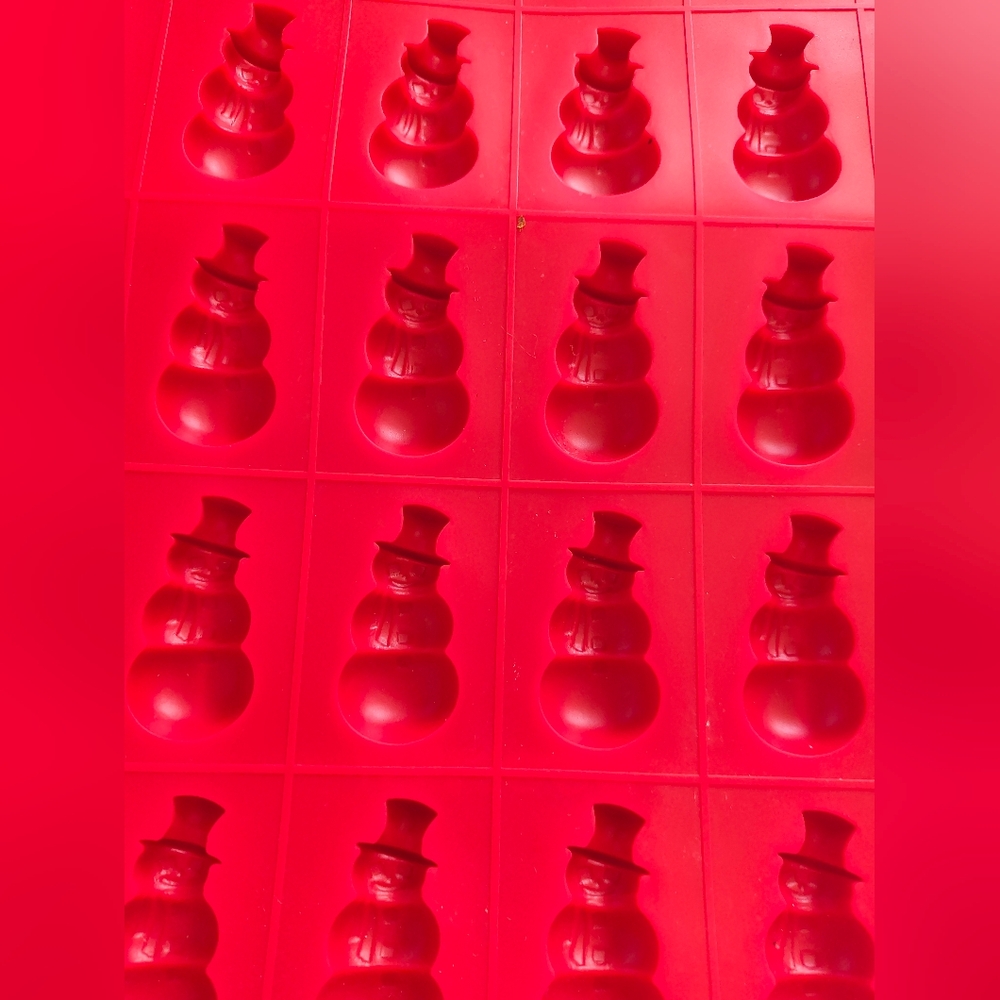 Holiday Silicone Bakeware Set With Racks - Picture 4 of 16